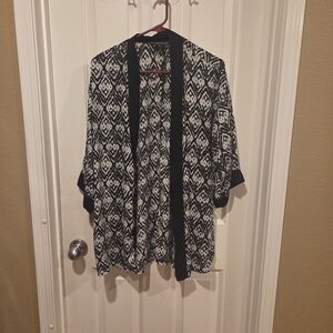 Russell Kemp Black and White Geometric Women's Open Tunic Size M